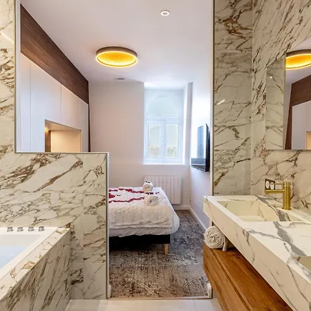 Apartment La Imperiale - Baignoire Balneotherapie - Palace Avec Vue Aix-les-Bains