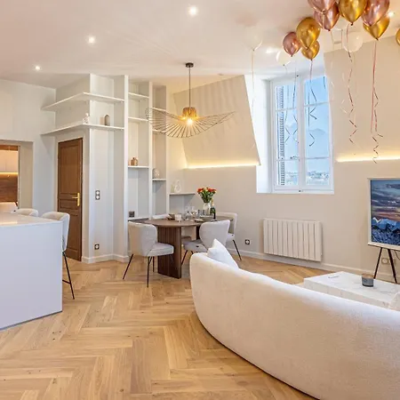 Apartment La Imperiale - Baignoire Balneotherapie - Palace Avec Vue Aix-les-Bains
