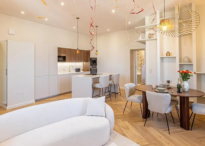 La Imperiale - Baignoire Balneotherapie - Palace Avec Vue アパート エクスレバン