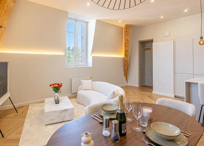 La Imperiale - Baignoire Balneotherapie - Palace Avec Vue エクスレバン