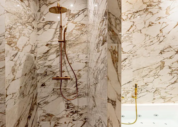 La Imperiale - Baignoire Balneotherapie - Palace Avec Vue * エクスレバン