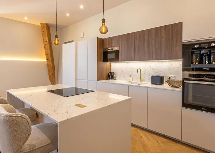 アパート La Imperiale - Baignoire Balneotherapie - Palace Avec Vue エクスレバン