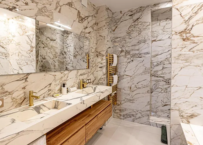 La Imperiale - Baignoire Balneotherapie - Palace Avec Vue * エクスレバン