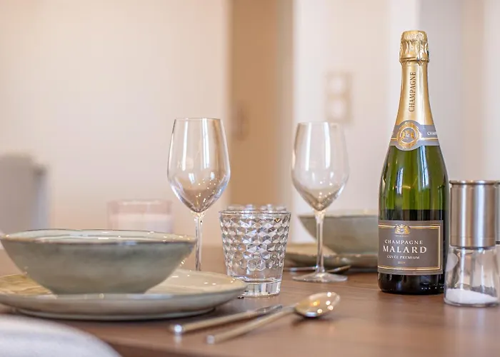 La Imperiale - Baignoire Balneotherapie - Palace Avec Vue * エクスレバン